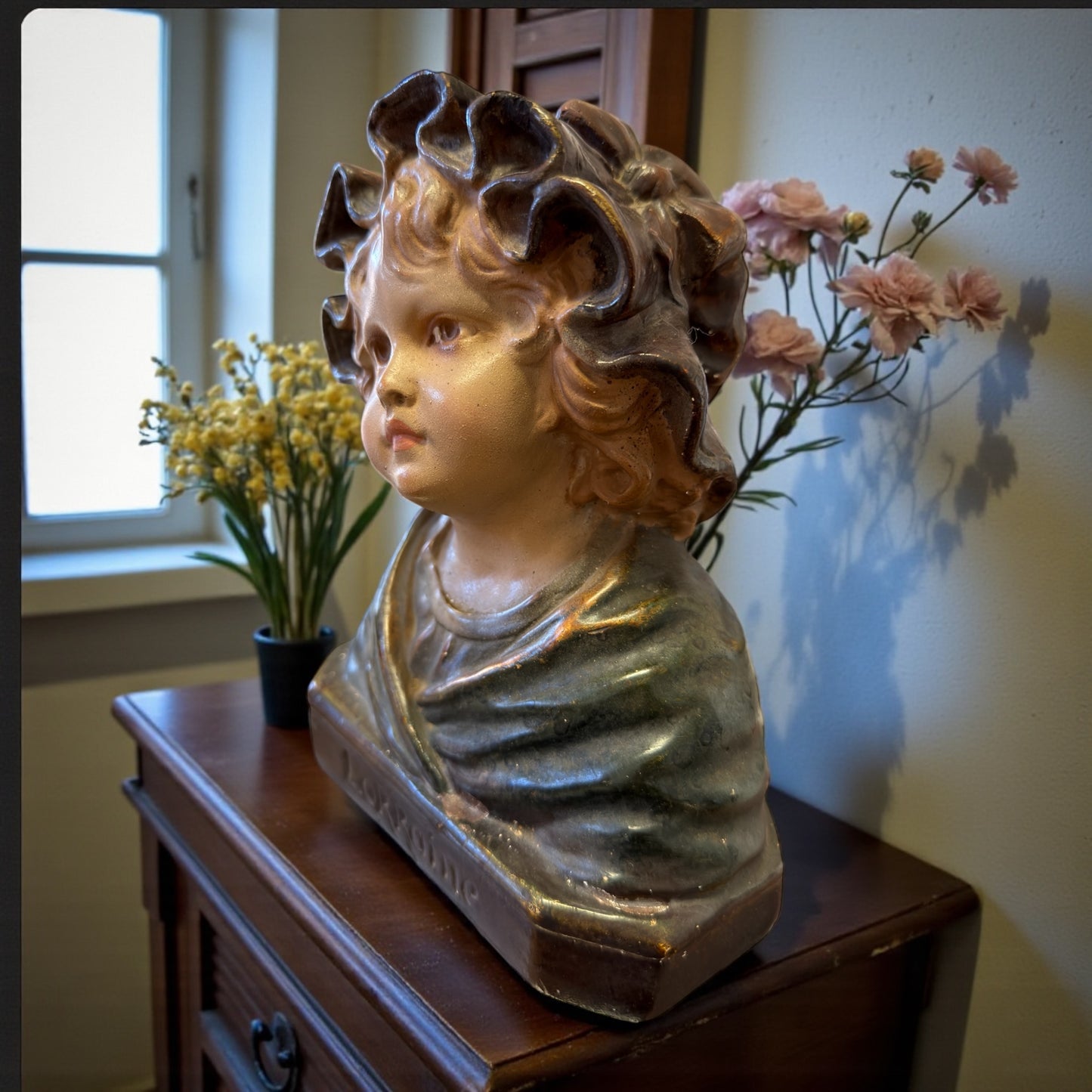 Antico busto in gesso dipinto, fine ‘800, firmato, personificazione Lorraine