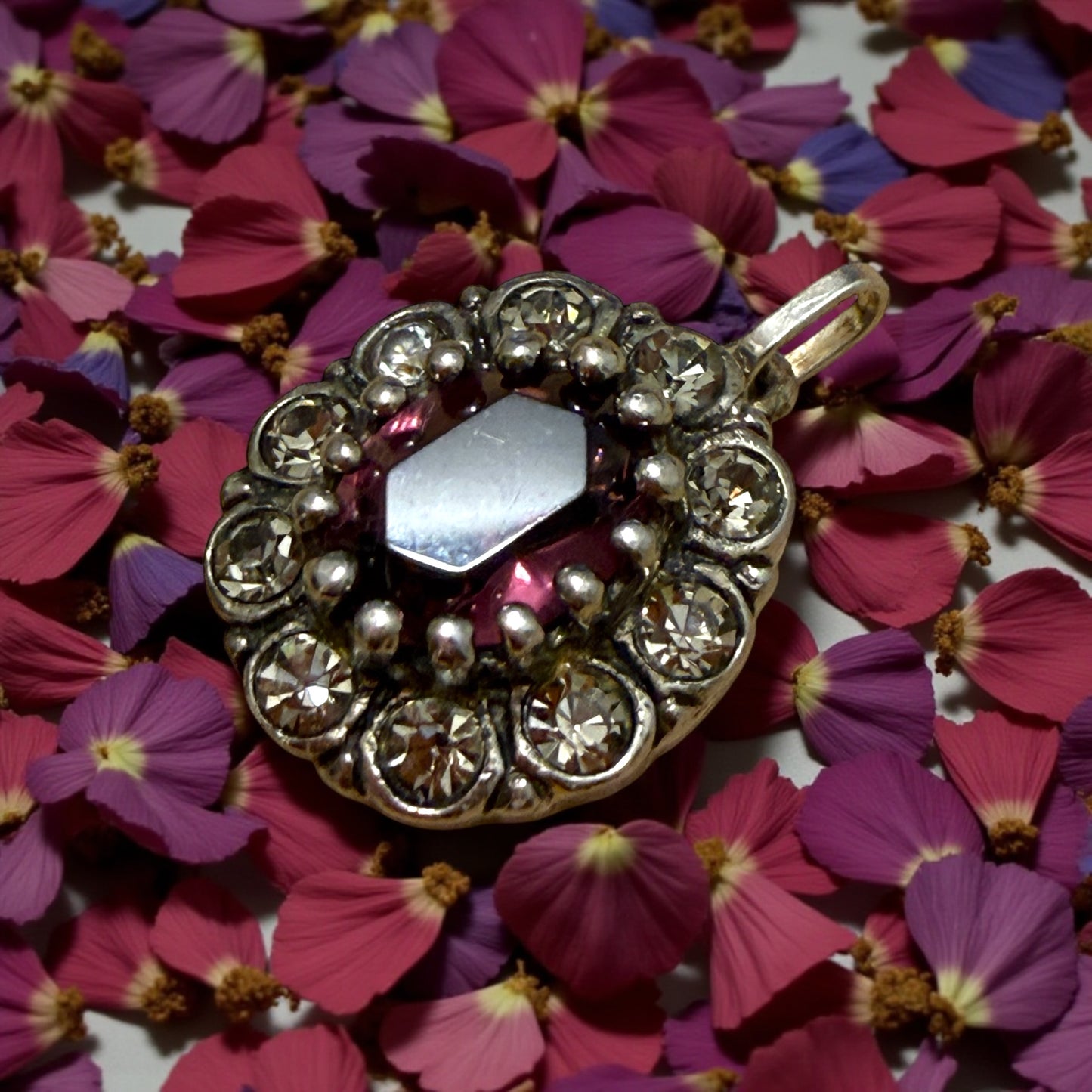 Ciondolo gioiello pendente in argento 835, italiano, anni ‘60 con corona zirconi