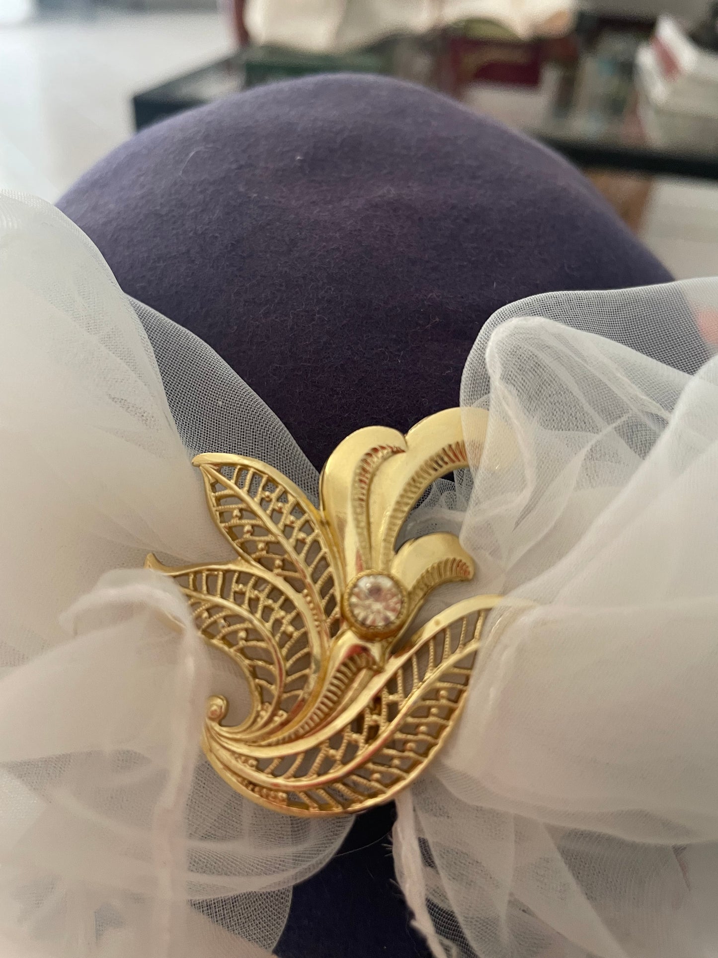 Cappellino in feltro blu viola anni ‘50 rivisitato da cerimonia