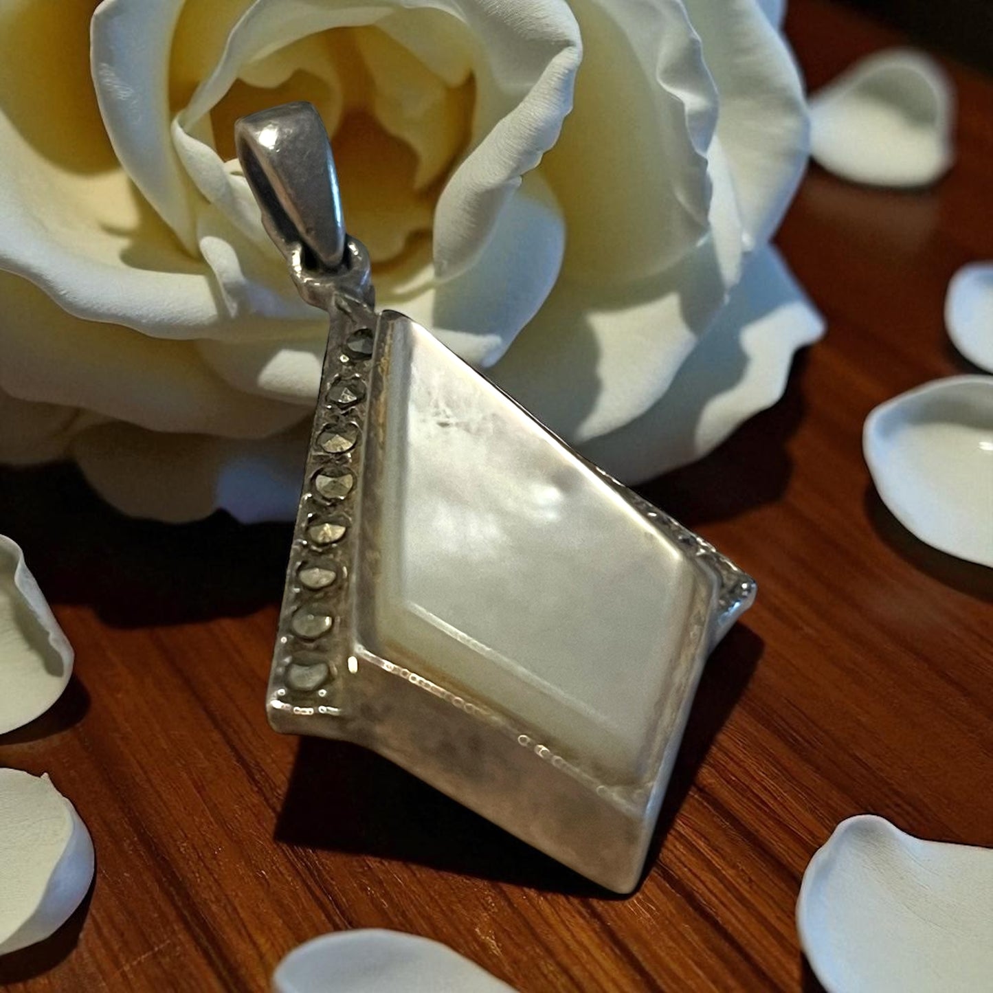 Pendente ciondolo argento 925 con madreperla e marcasiti, stile art déco