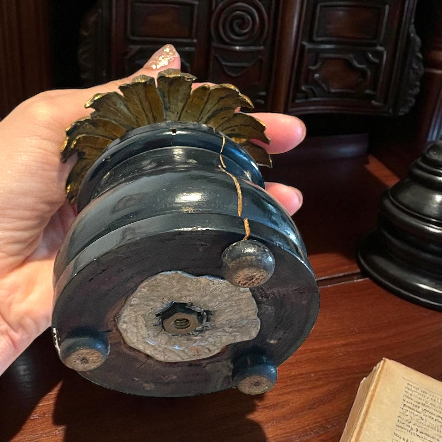 Supporto wunderkammer per uovo di struzzo, epoca vittoriana