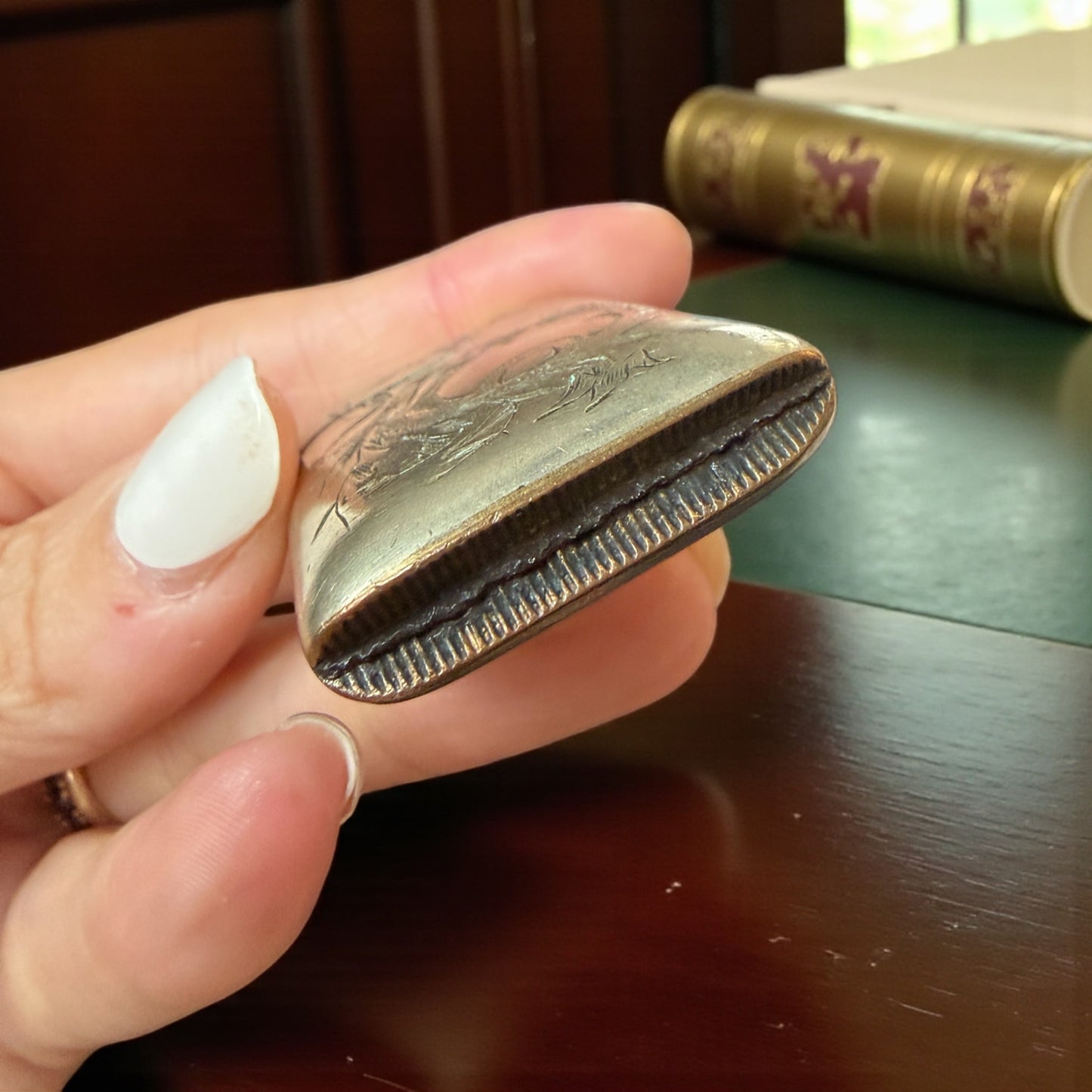 Vesta case giapponista con dragone inciso, 1890-1910