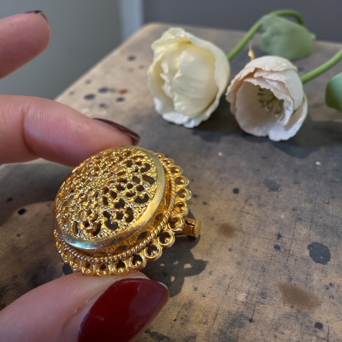 Spilla in filigrana placcata oro firmata, manifattura tedesca anni 60