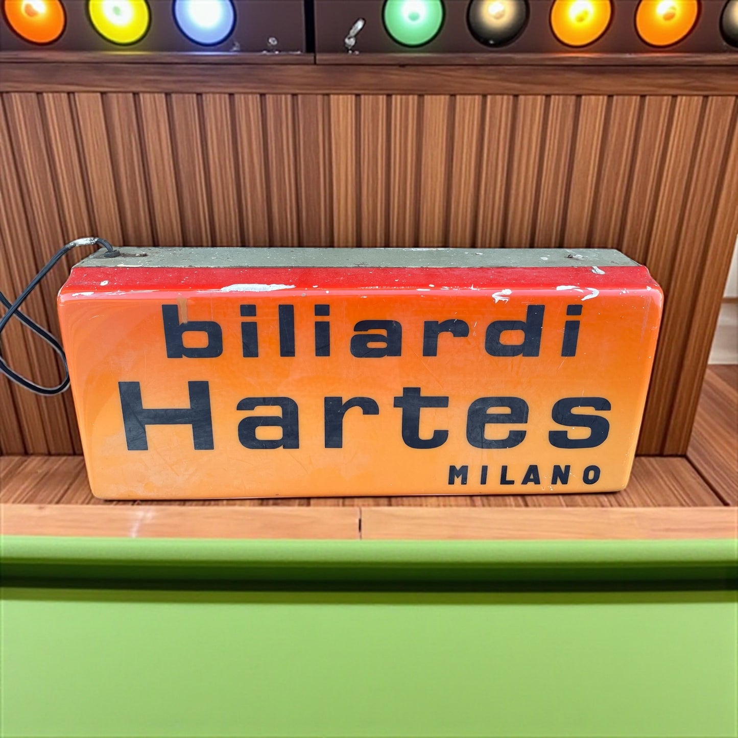 Insegna luminosa neon anni 60 biliardi Hartes Milano