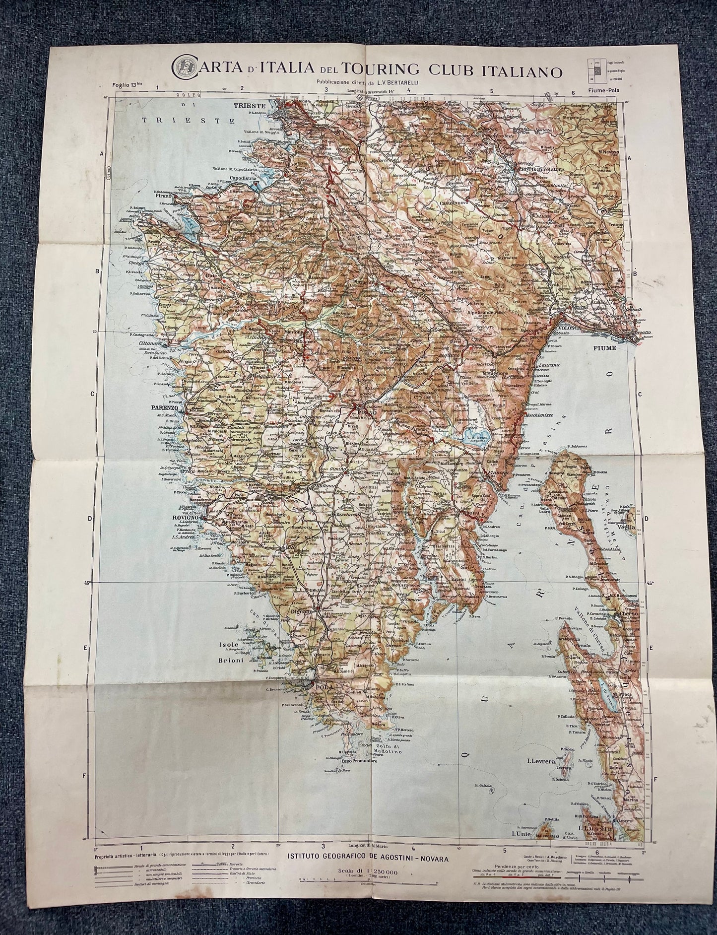 Carta geografica del territorio di Fiume e di Pola, 1941 Bertarelli Touring Club