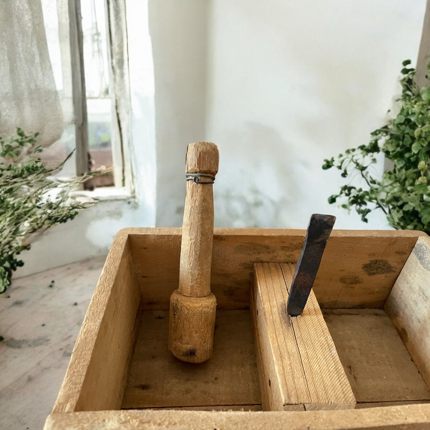 Antico strumento schiaccia fave primo ‘900 pugliese