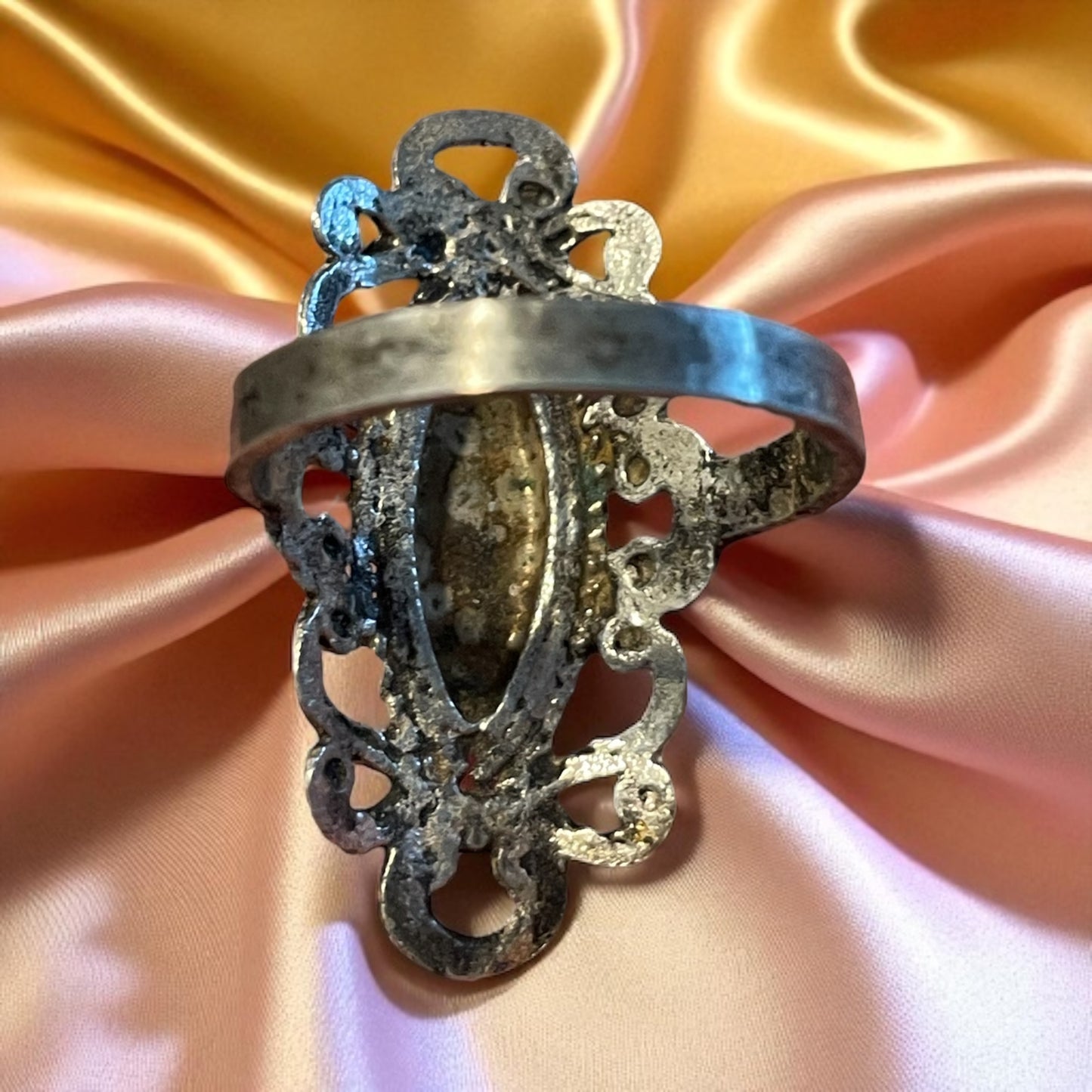 Anello argento revival barocco e smalto blu, anni ‘60