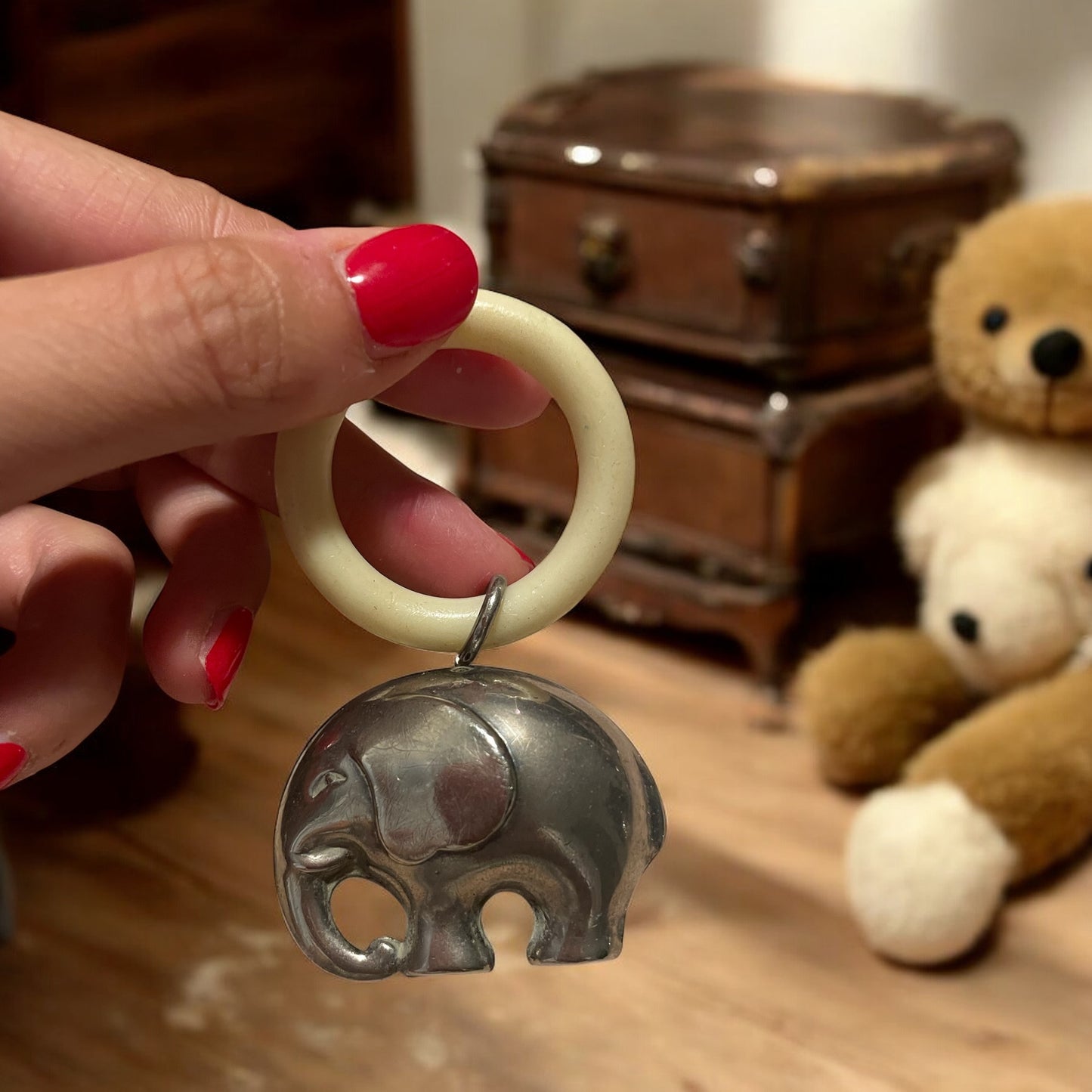 Sonaglio bebè anni ‘40 - ‘50 con anello da dentizione elefantino