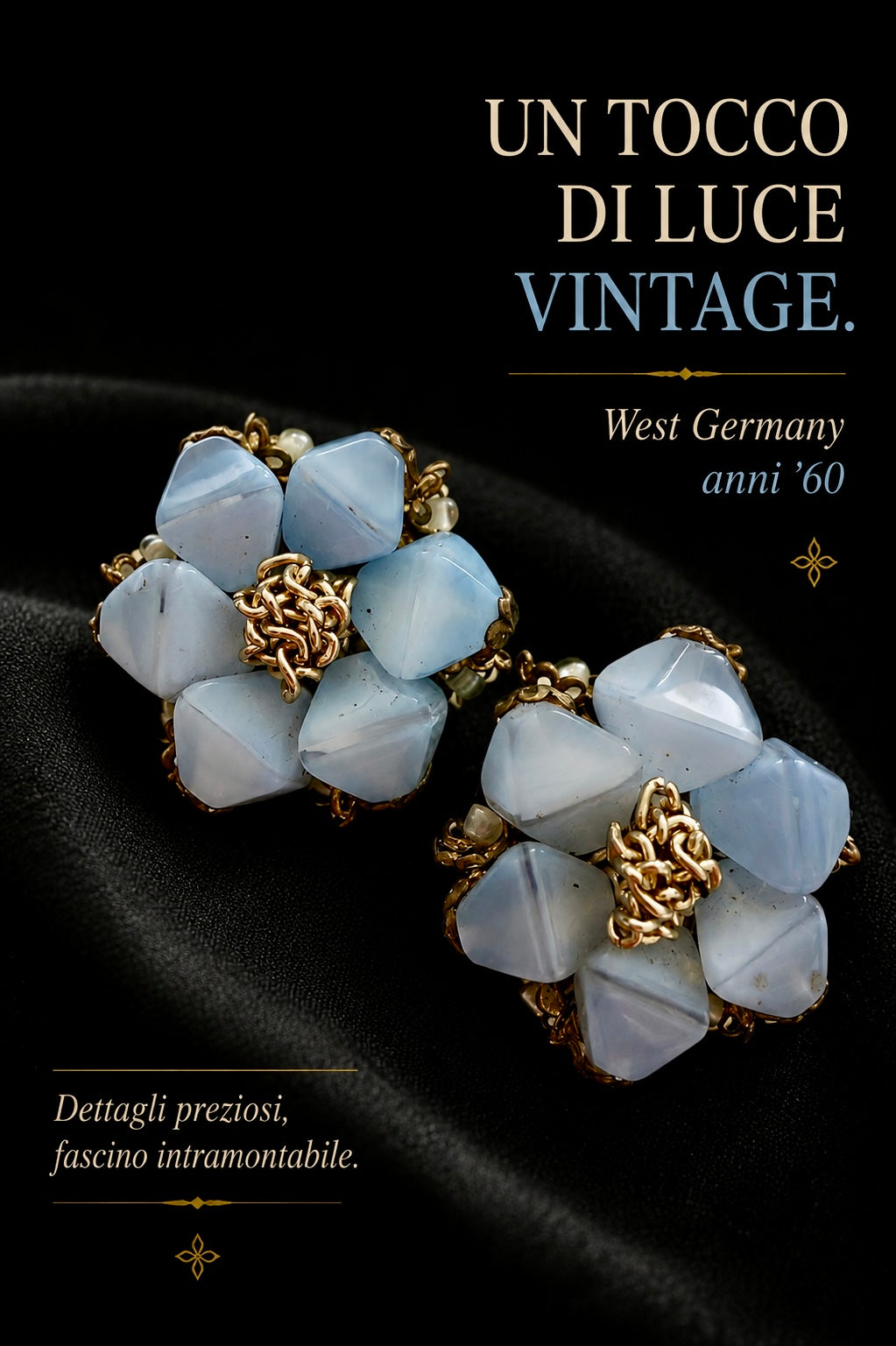 Orecchini clip firmati West Germany anni ‘50-‘60 con chips in vetro azzurro latte