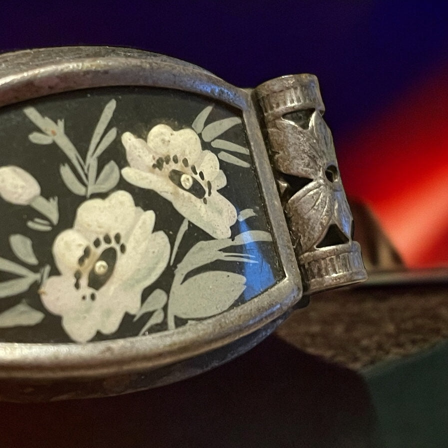 Antica spilla art déco dipinta con tecnica verre églomisé