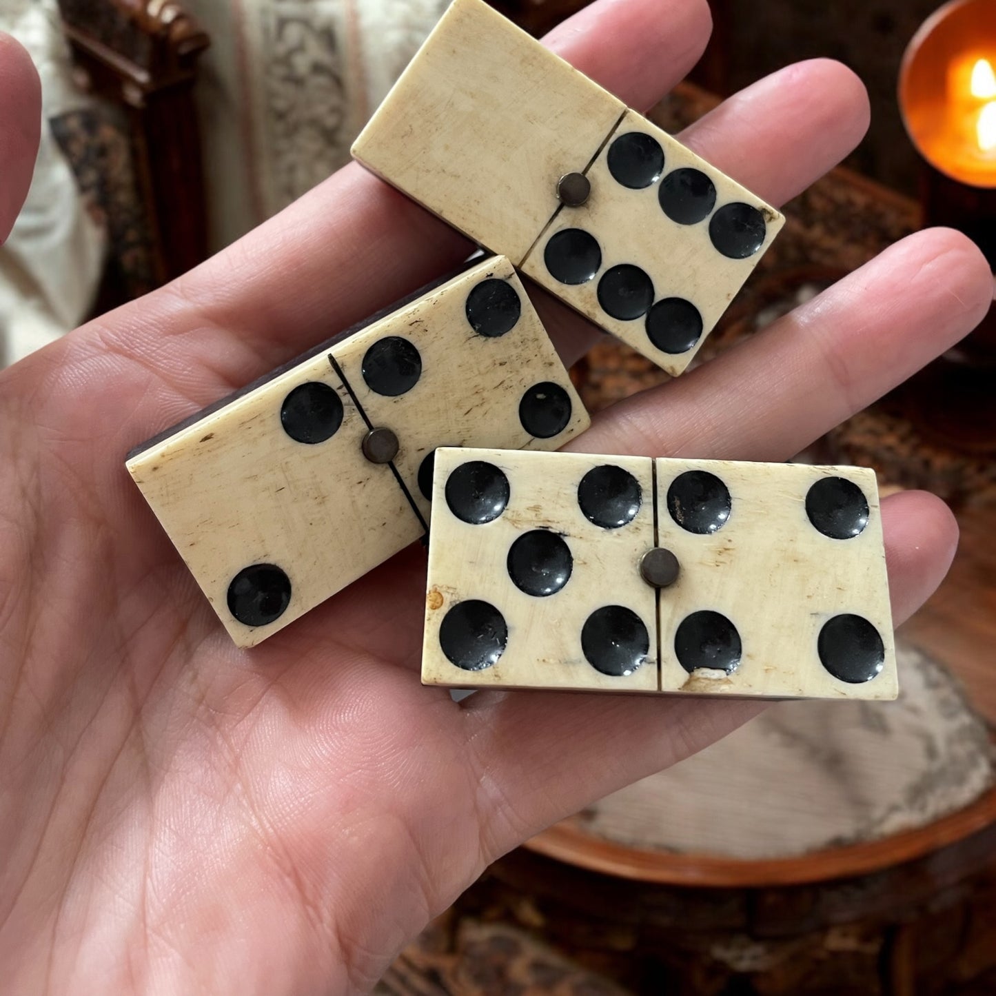 Set domino antico in osso ed ebano