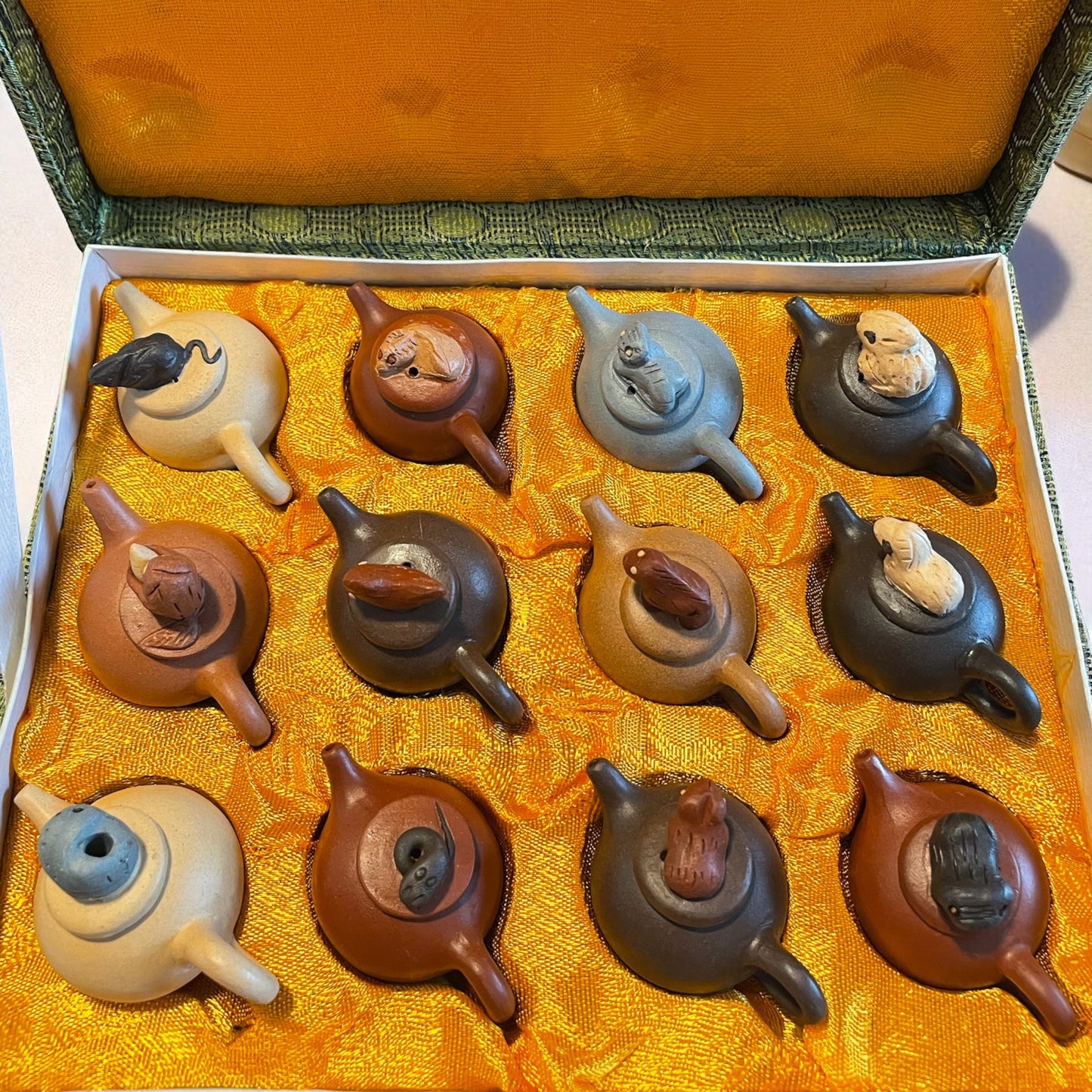 Collezione 12 mini teiere zodiaco cinese, argilla, in confezione tradizionale vintage