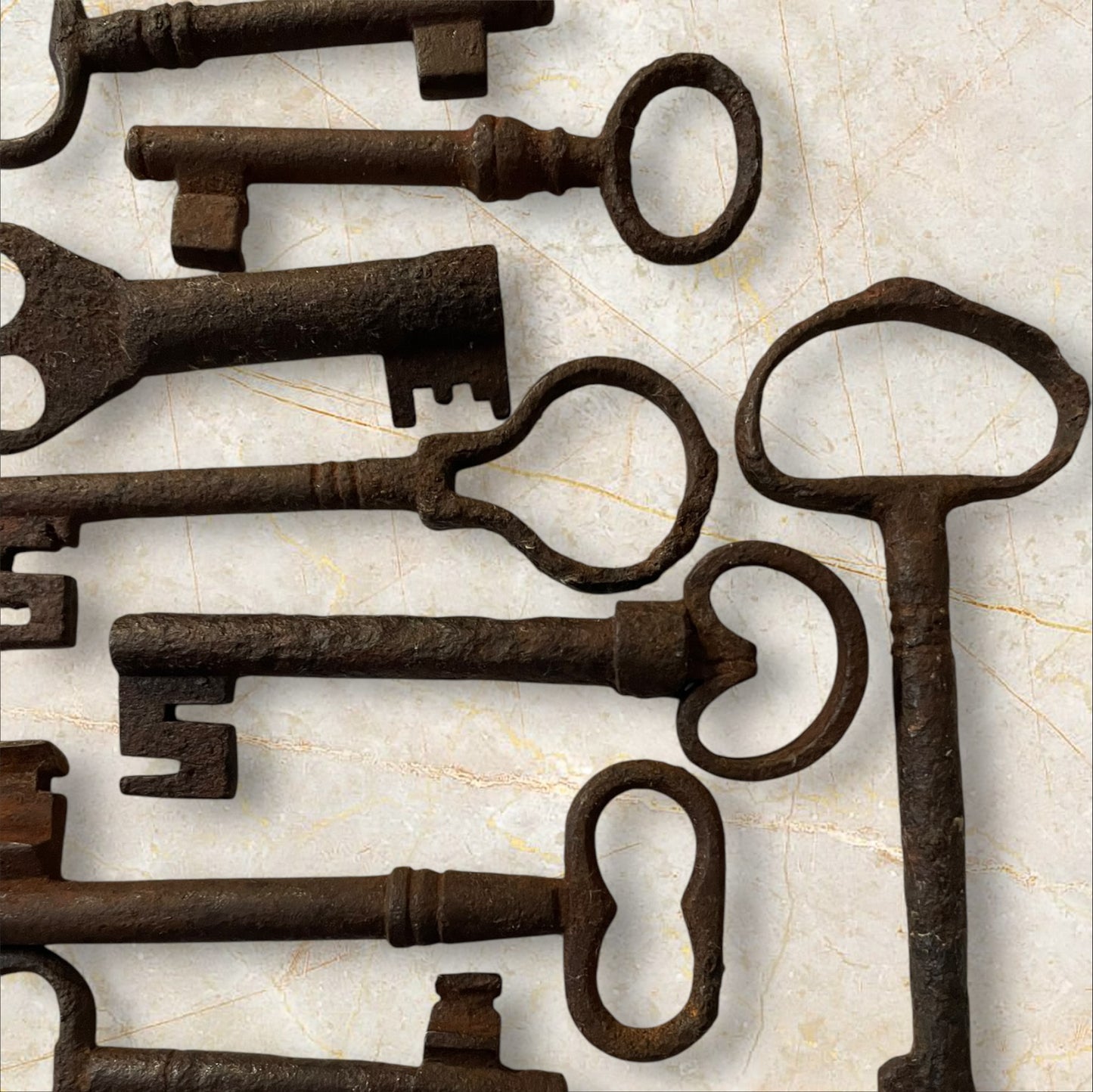 Lotto 13 chiavi antiche XIX secolo