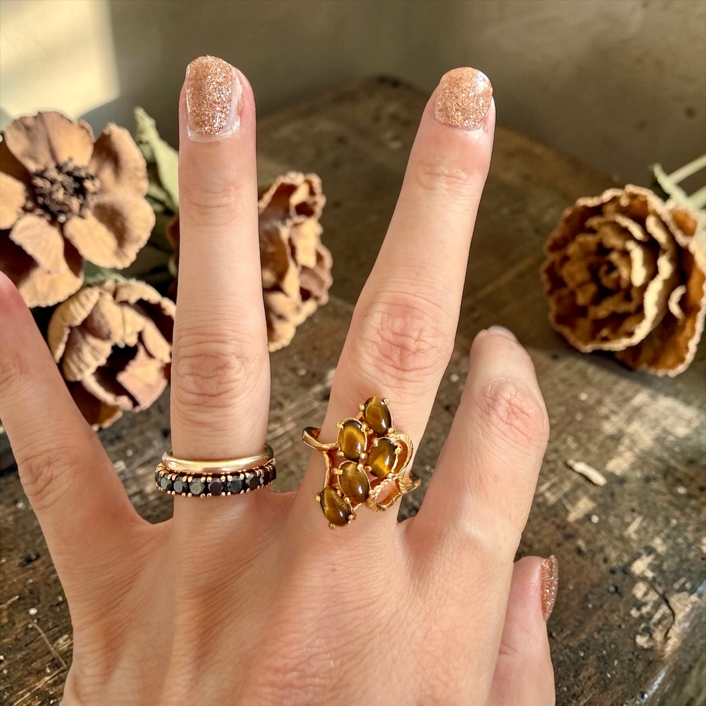 Anello in argento 925 placcato oro con cinque pietre occhio di tigre