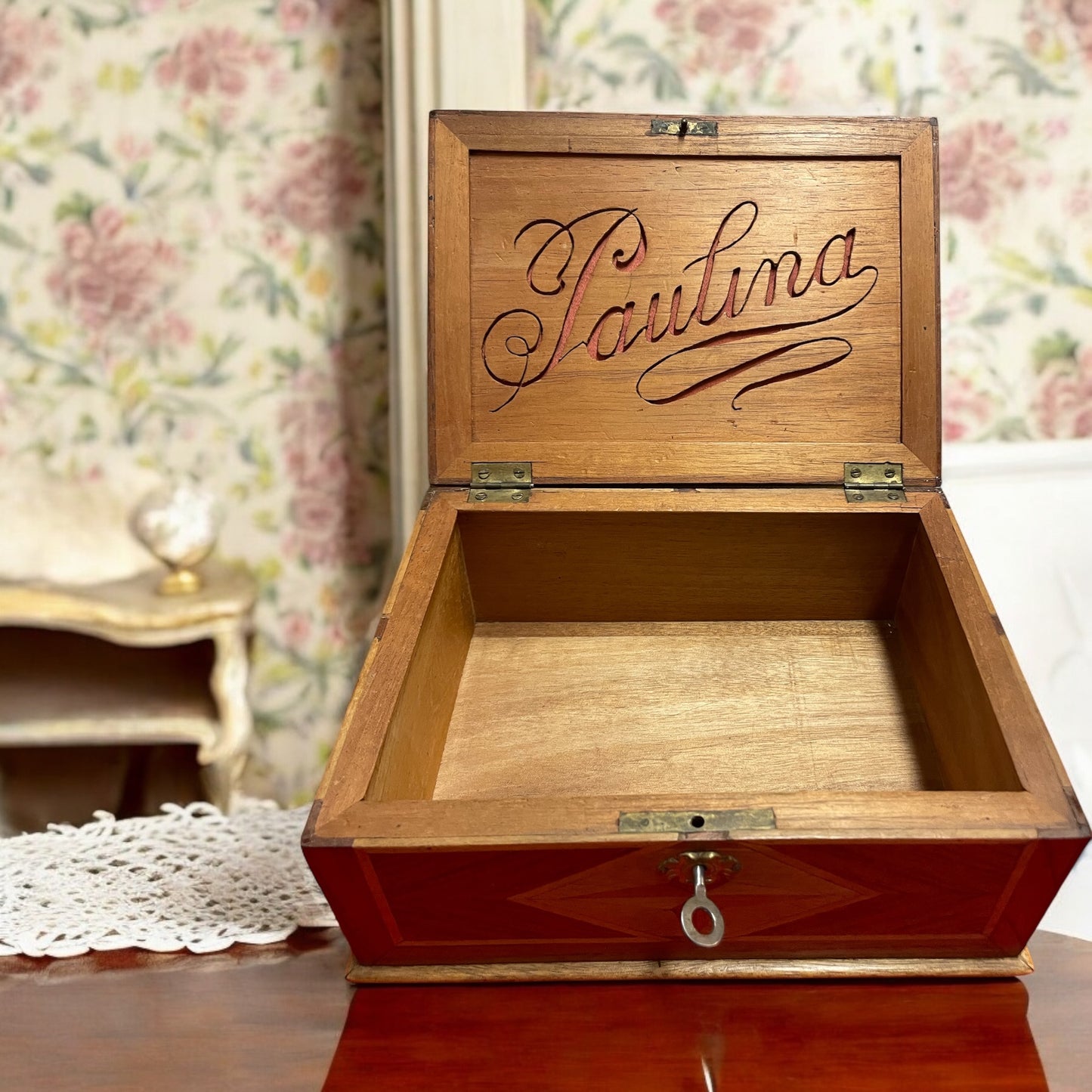 Scatola da corrispondenza maqueterie, fine ‘800 primo ‘900, con inciso “Paulina”