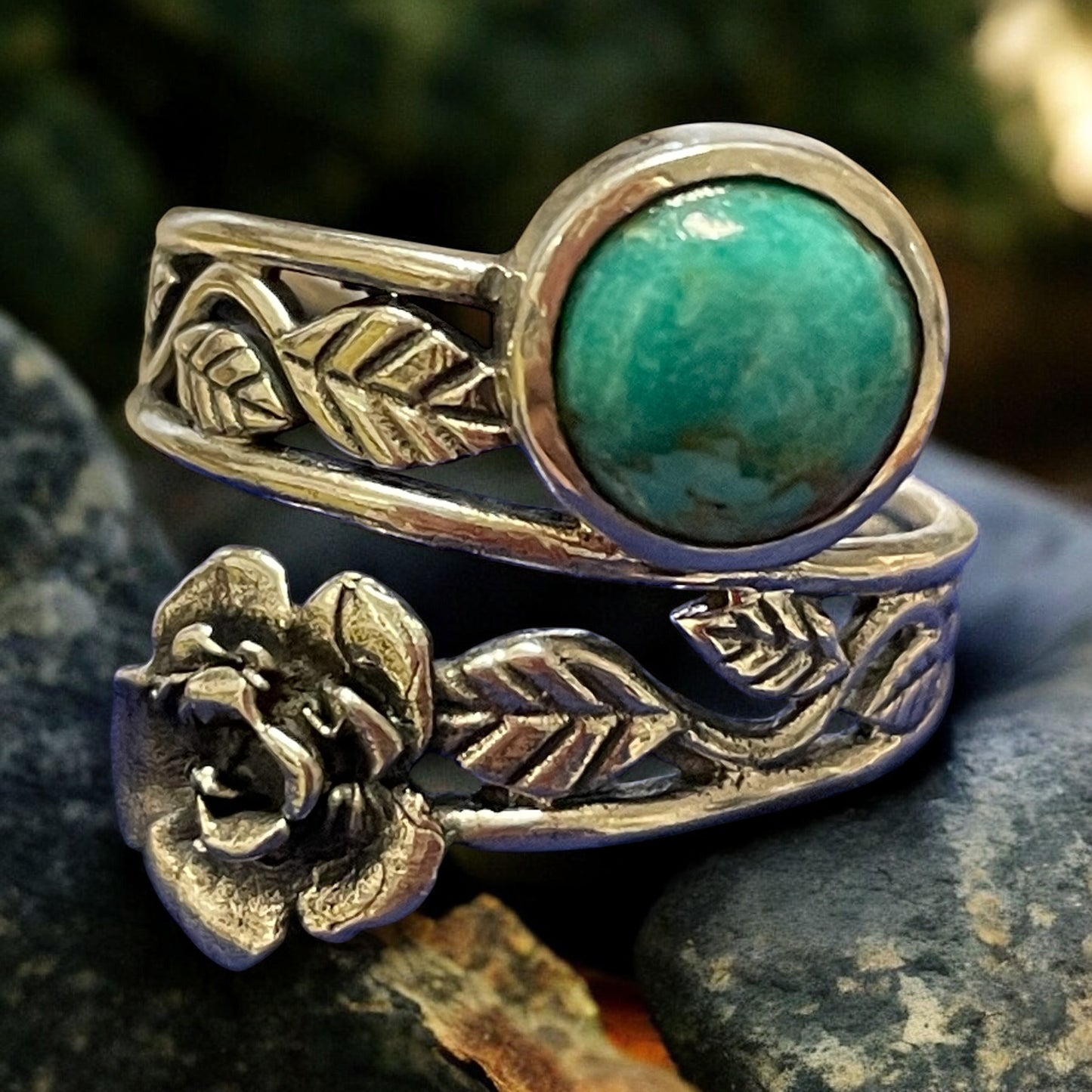Anello vintage in condizioni nuove, argento 925 e turchese con rosa