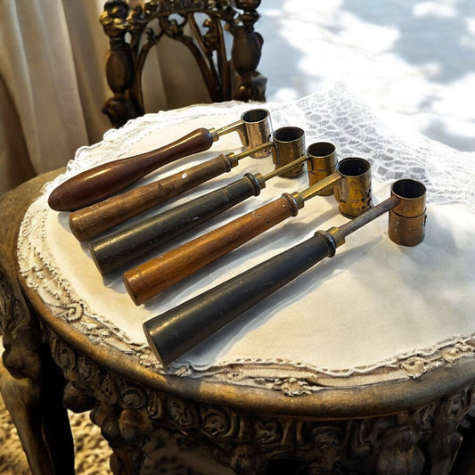 Lotto 5 antichi dosatori per piombo e polvere da sparo