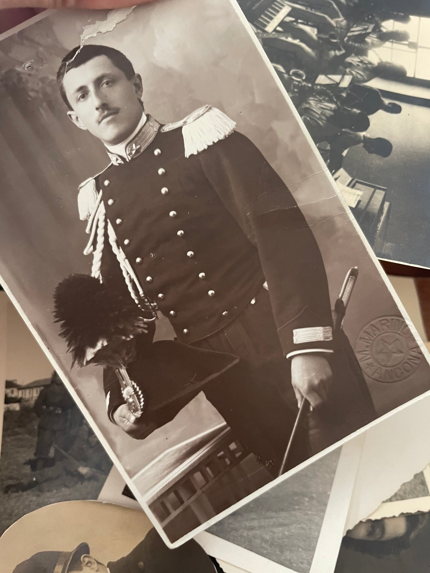 Scatola antica fine ‘800 con antiche fotografie
