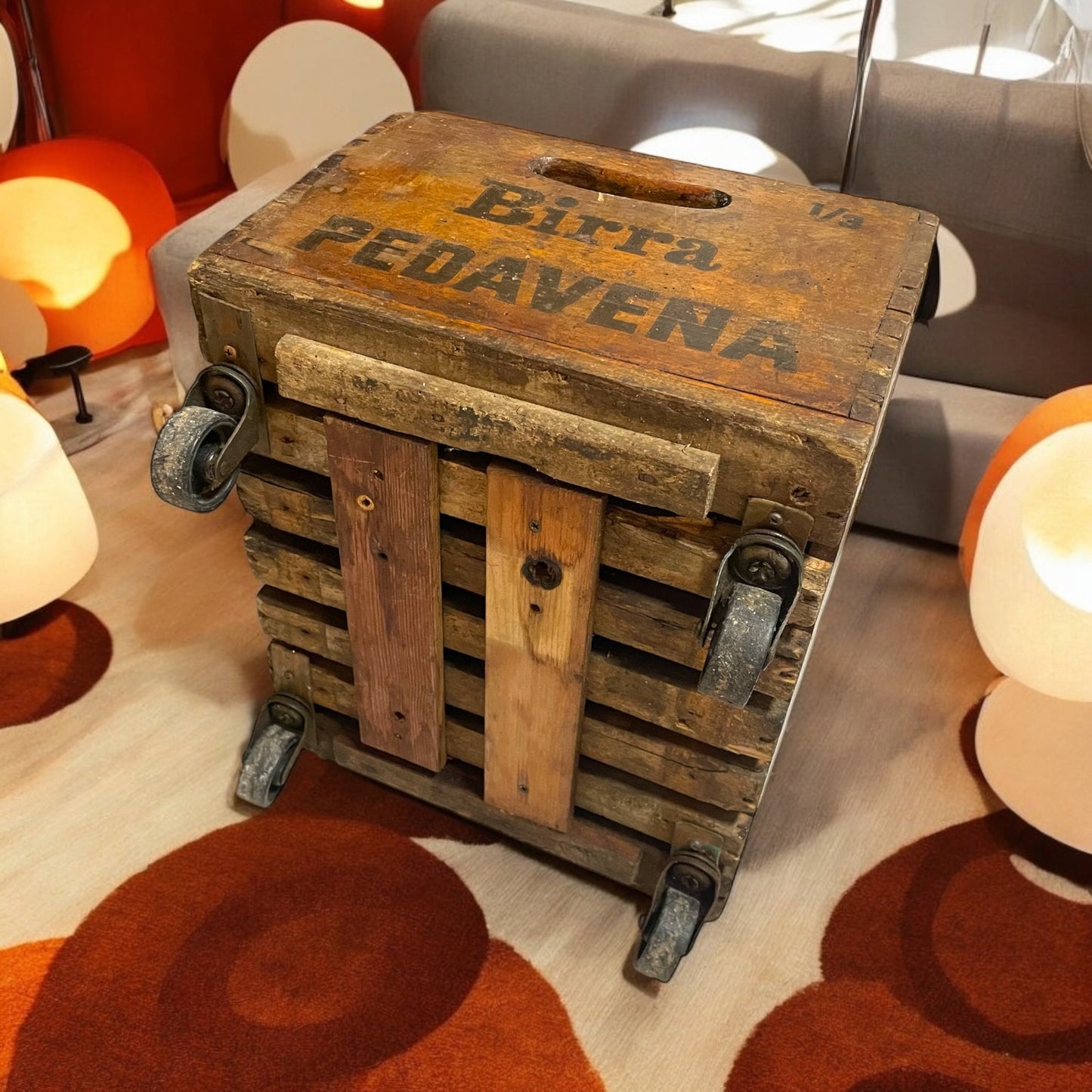 Cassa - tavolino su ruote Birra Pedavena anni ‘60 ca
