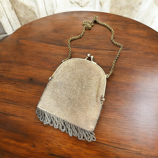 Borsetta da sera in perline e frange, anni ‘70, richiamo anni ‘20.