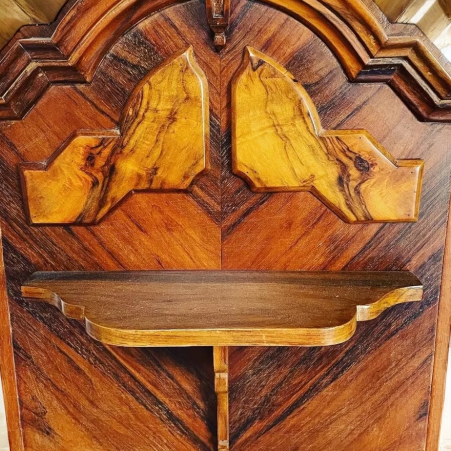 Coppia antiche mensole da letto sospese, eclettiche, anni ‘20-‘30