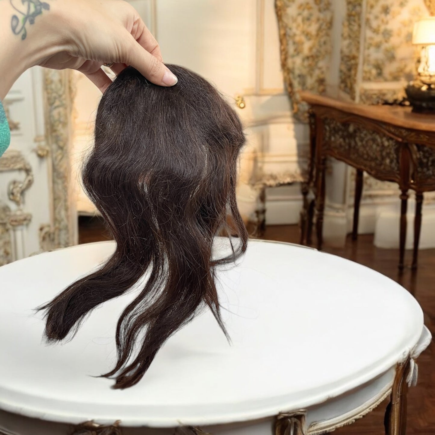 Set di 3 antichi posticci, 2 in capelli veri, con scatola anni ‘20