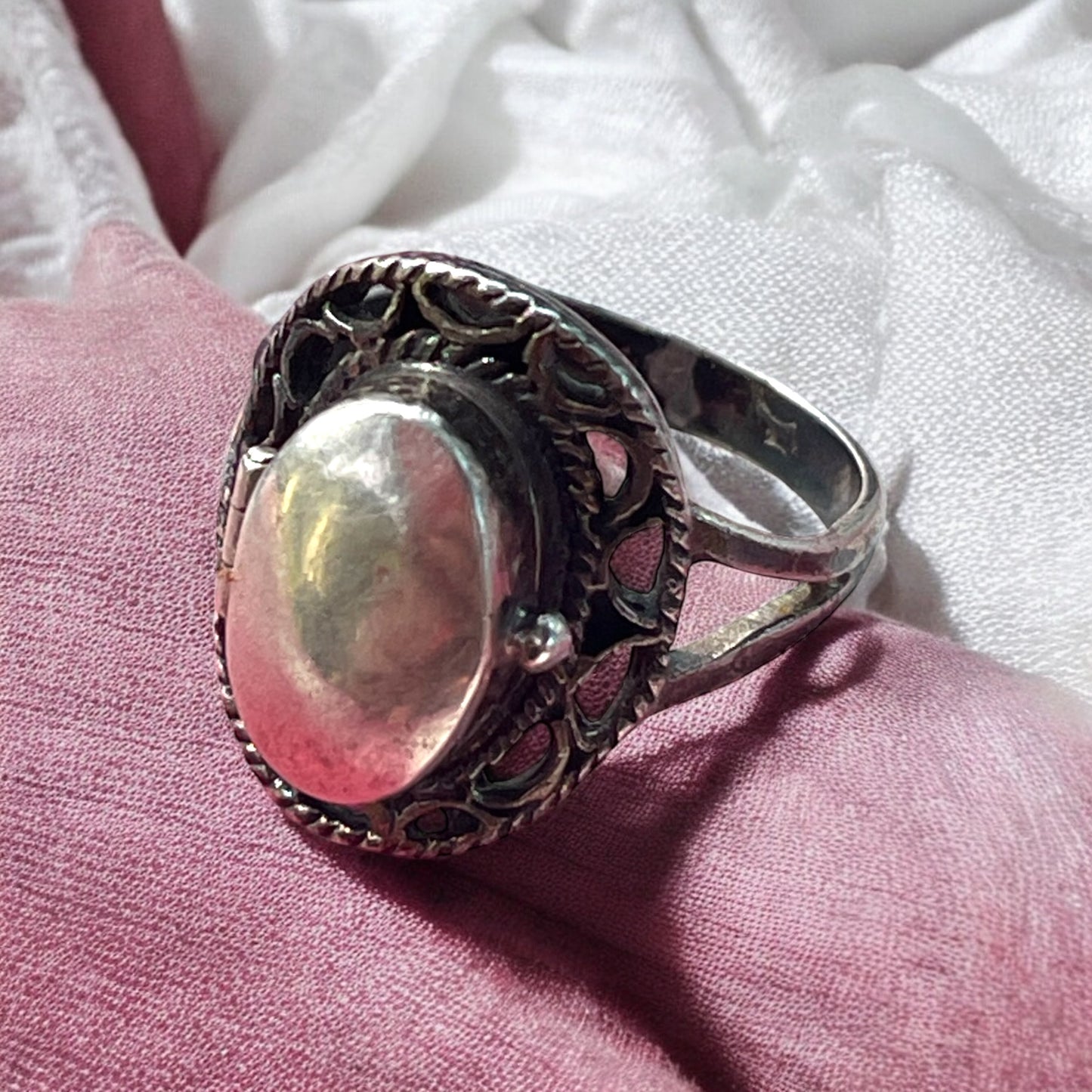 Antico e raro poison ring, anello da veleno fine ‘800 primo ‘900, argento punzonato