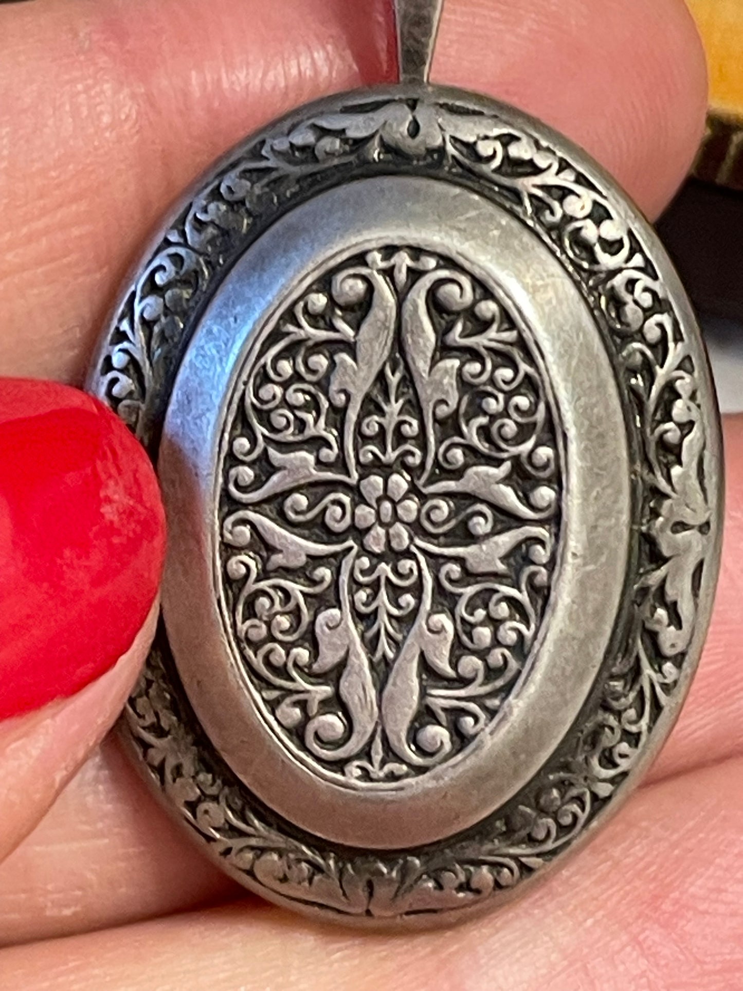 Gioiello fine ‘800 ciondolo - spilla, doppia funzione, argento tit. 800 punzonato