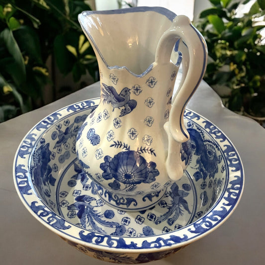 Servizio da toeletta con catino e versatoio, bianco blu, Francia metà ‘900