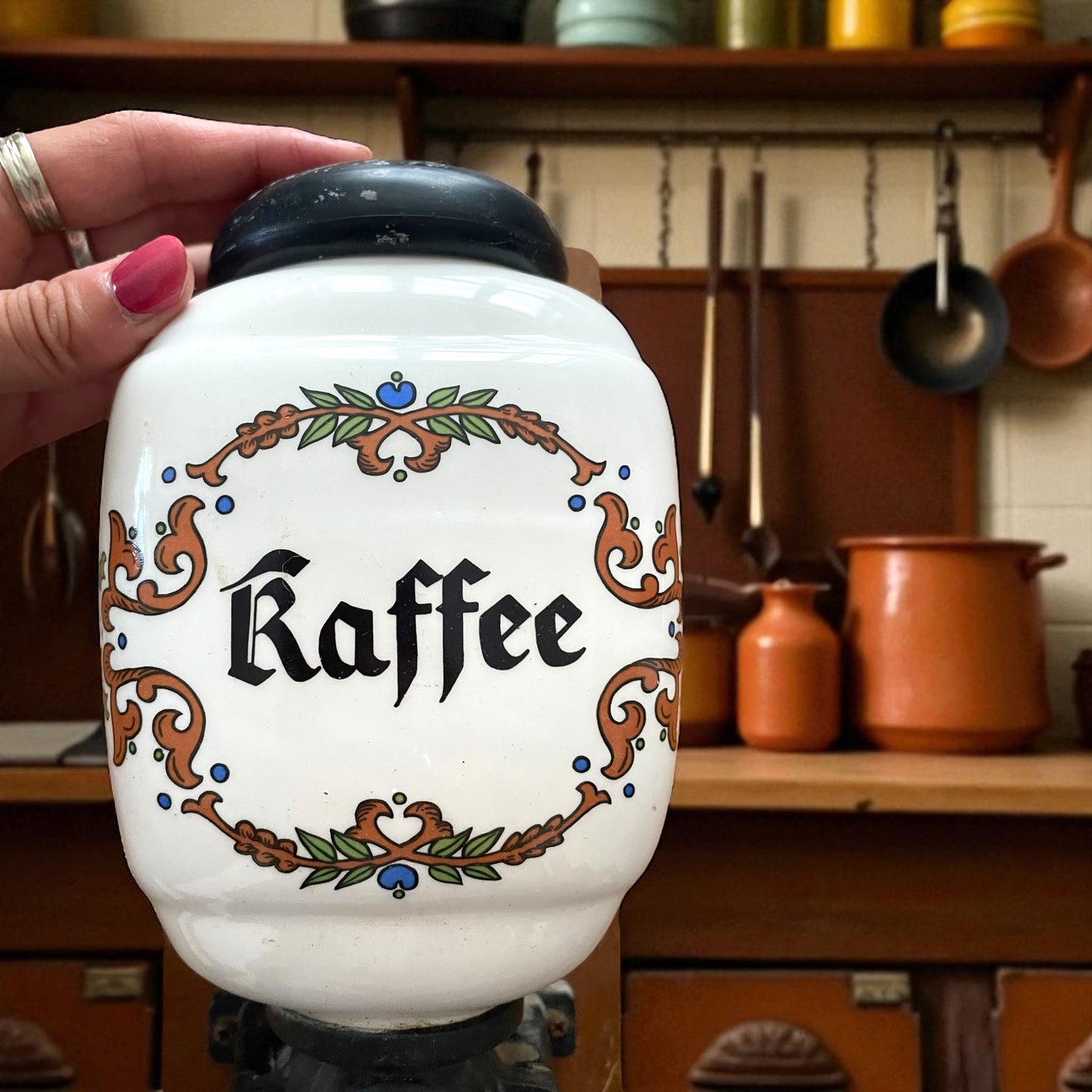 Macina caffè da muro tedesco in ceramica, anni ‘50