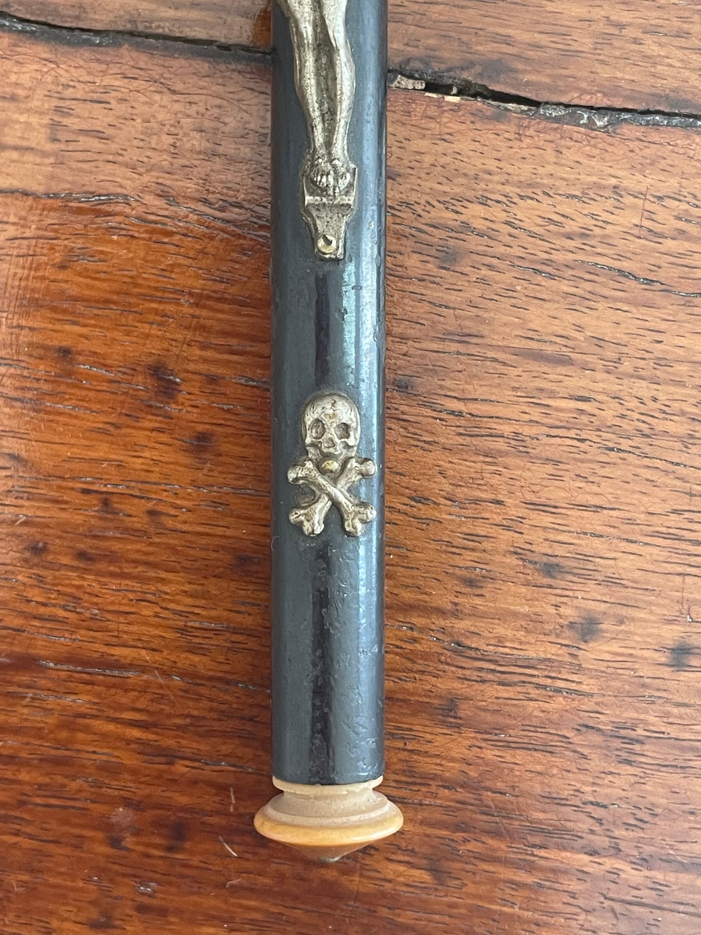 Croce pettorale memento mori fine ‘800 - primo ‘900 con teschio