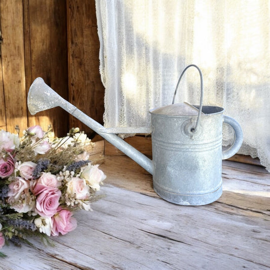 Antico annaffiatoio in zinco d’epoca originale anni ‘30