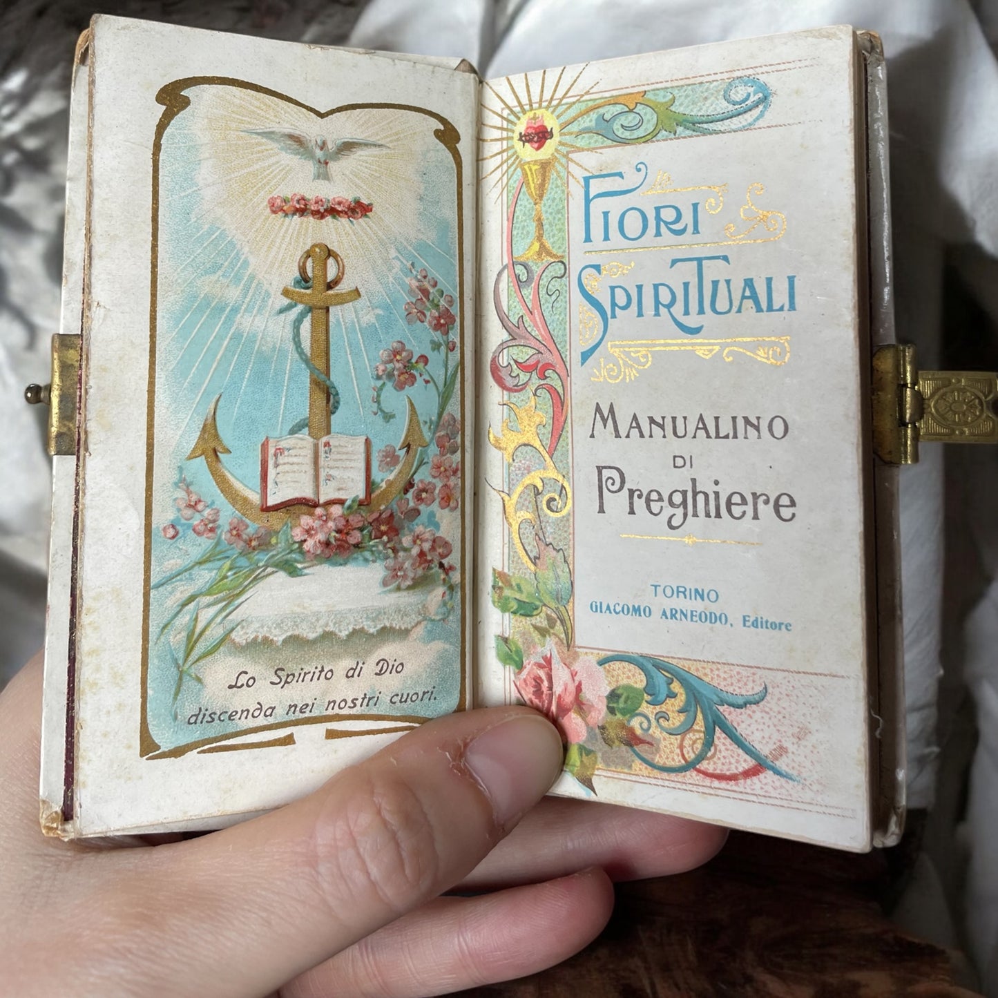 Libretto sacro “Il Pio Ricordo” con chiusura gioiello, fine ‘800-primo ‘900