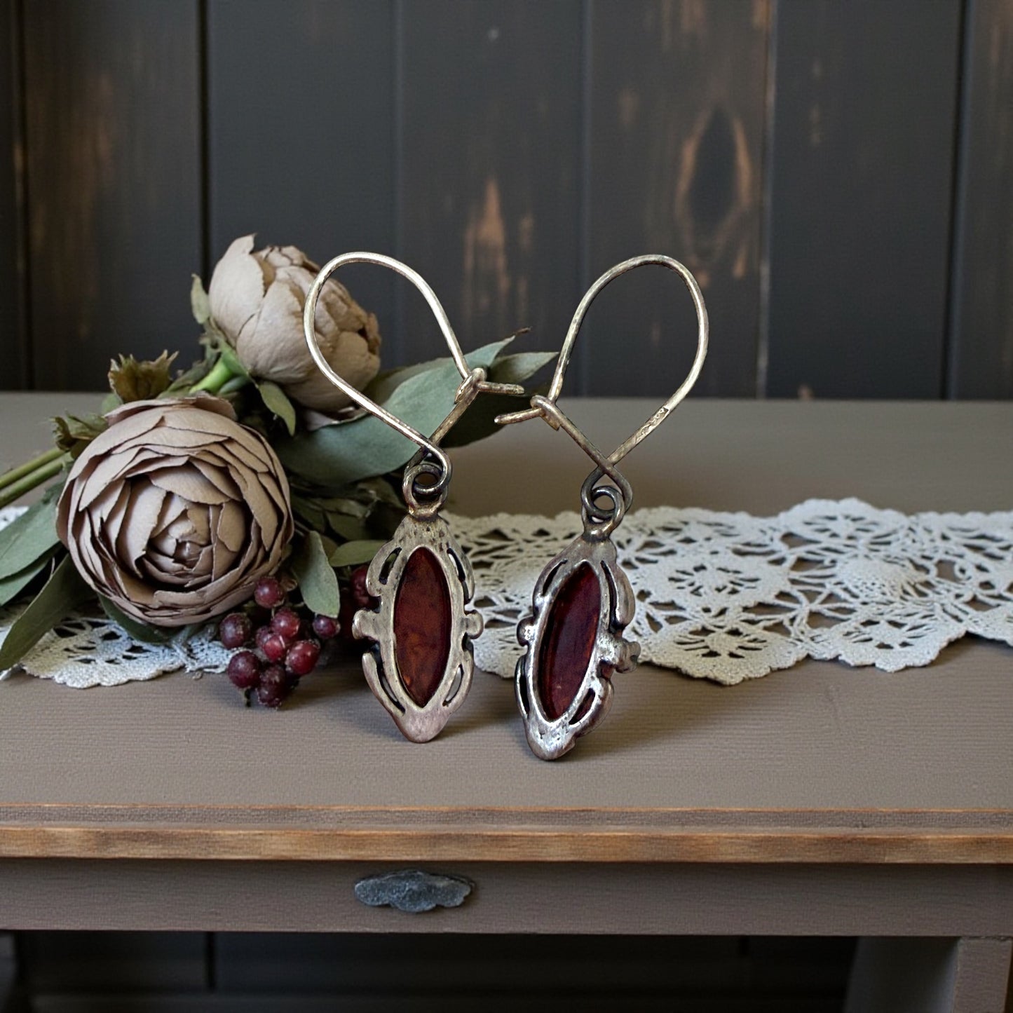 Orecchini in ambra a navette e argento 925 con inclusioni, vintage, tot lungh 4 cm