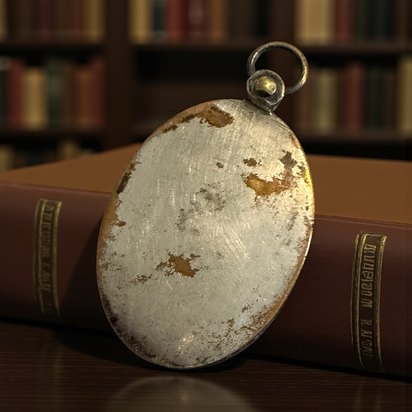 Gioiello antico anni ‘30, pendente con specchio a scorrimento nobiliare Bretone