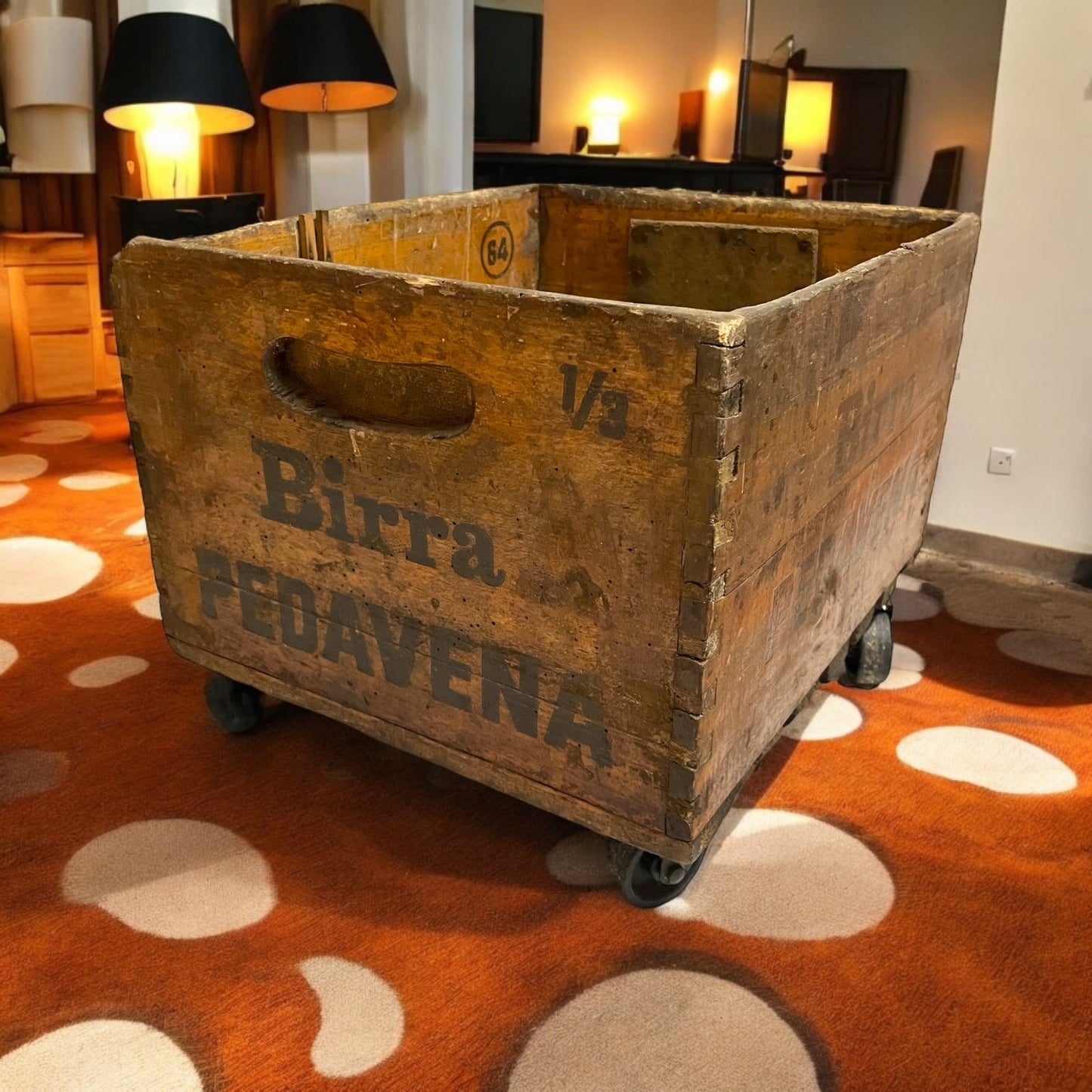 Cassa - tavolino su ruote Birra Pedavena anni ‘60 ca