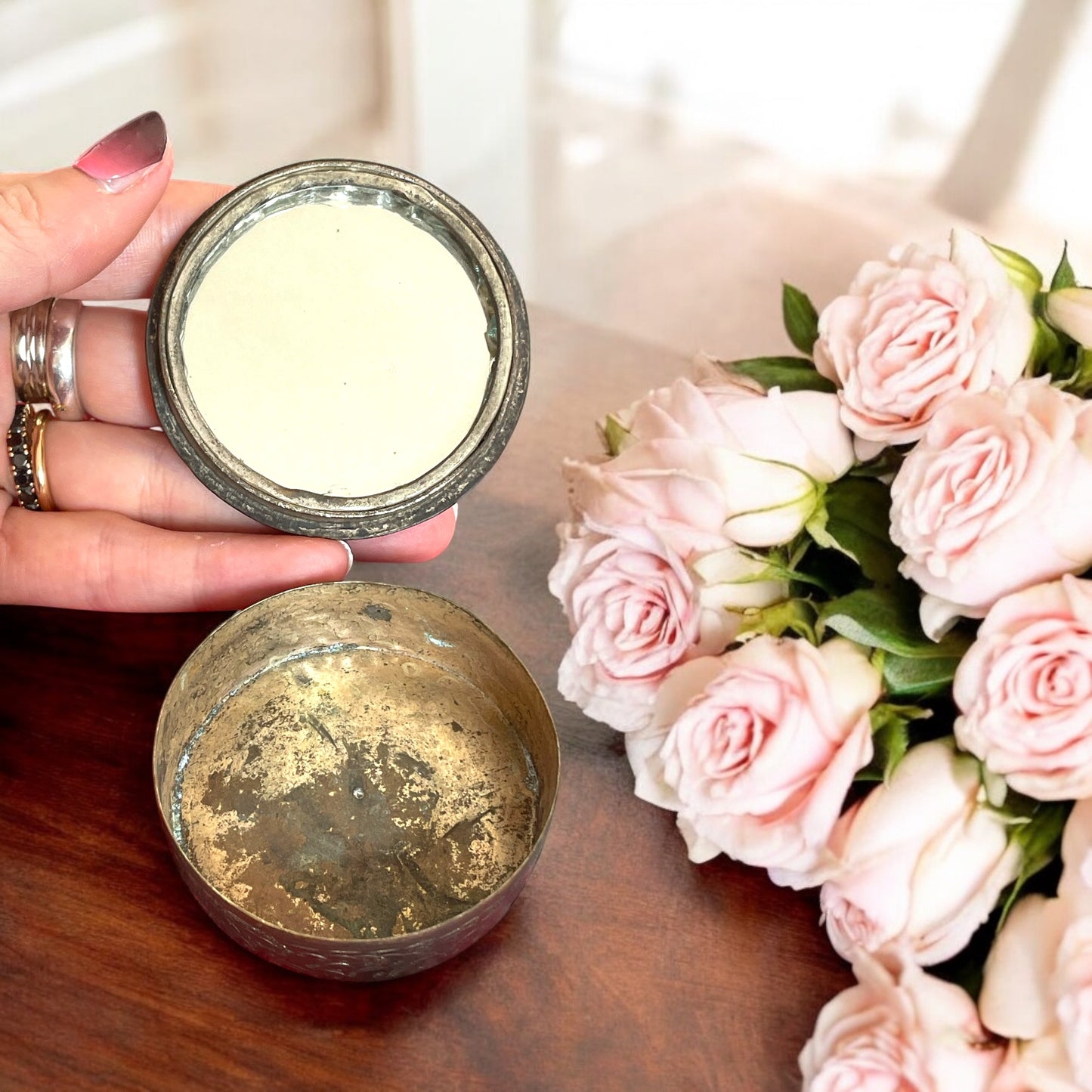 Tabacchiera da fiuto persiana con specchio e coperchio in madreperla dipinta, fine ‘800.