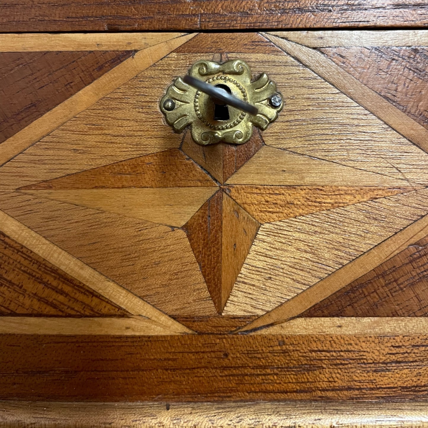 Scatola da corrispondenza maqueterie, fine ‘800 primo ‘900, con inciso “Paulina”