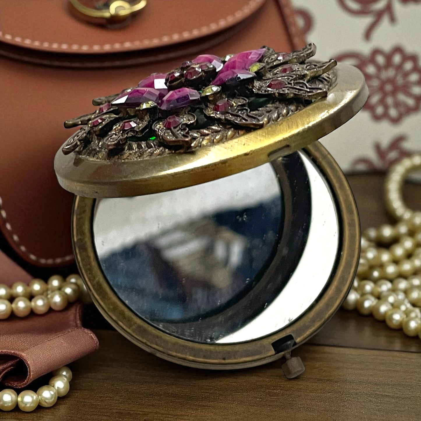 Specchietto doppio da borsetta, accessorio di lusso anni ‘50