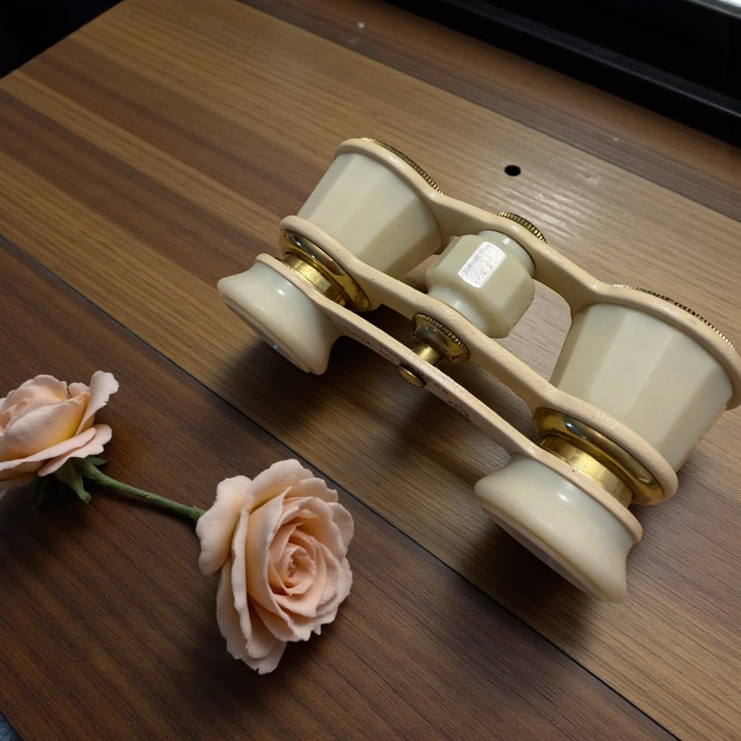 Binocolo da opera completo di astuccio, ex USSR anni ‘60