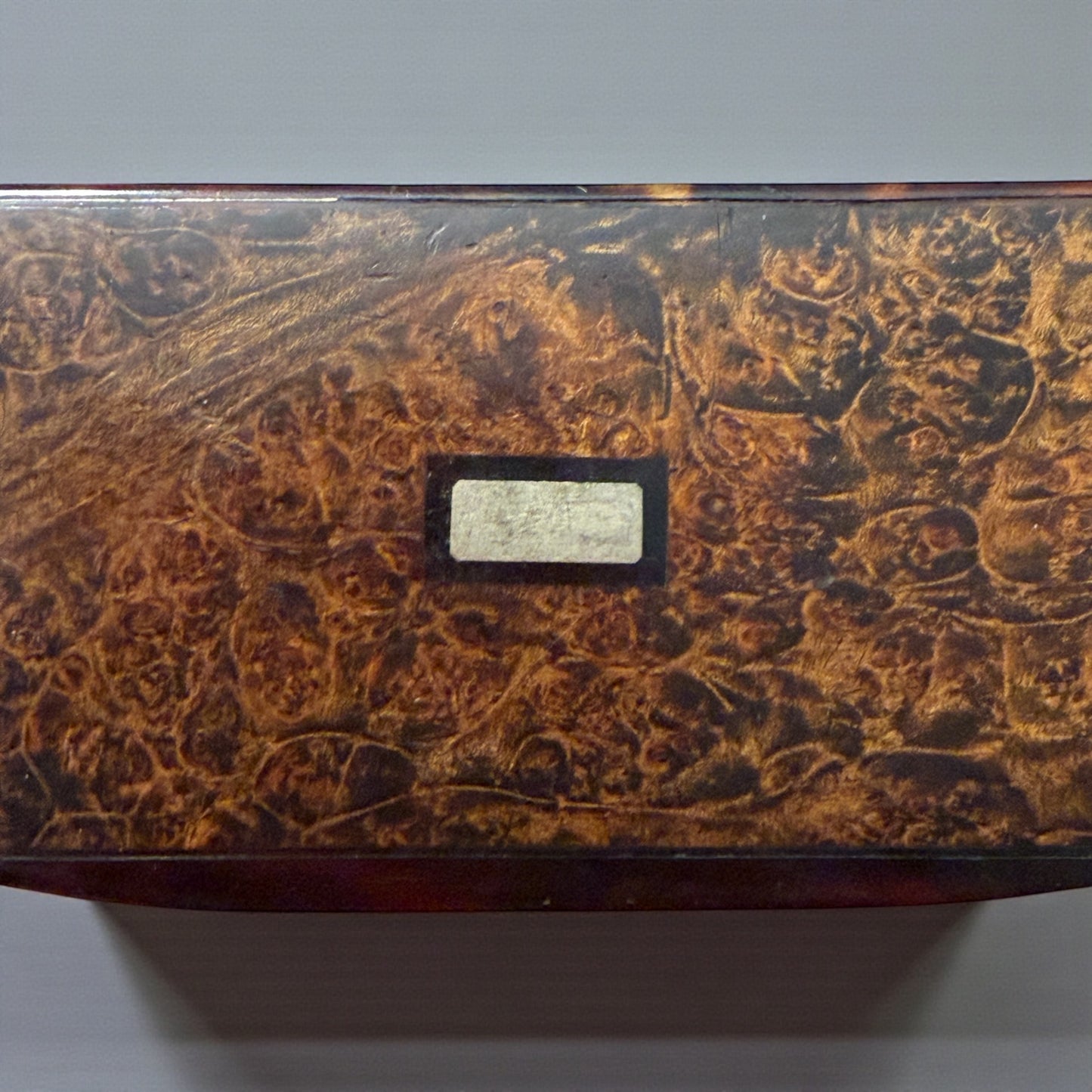 Antica tabacchiera metà ottocento in radica con intarsi