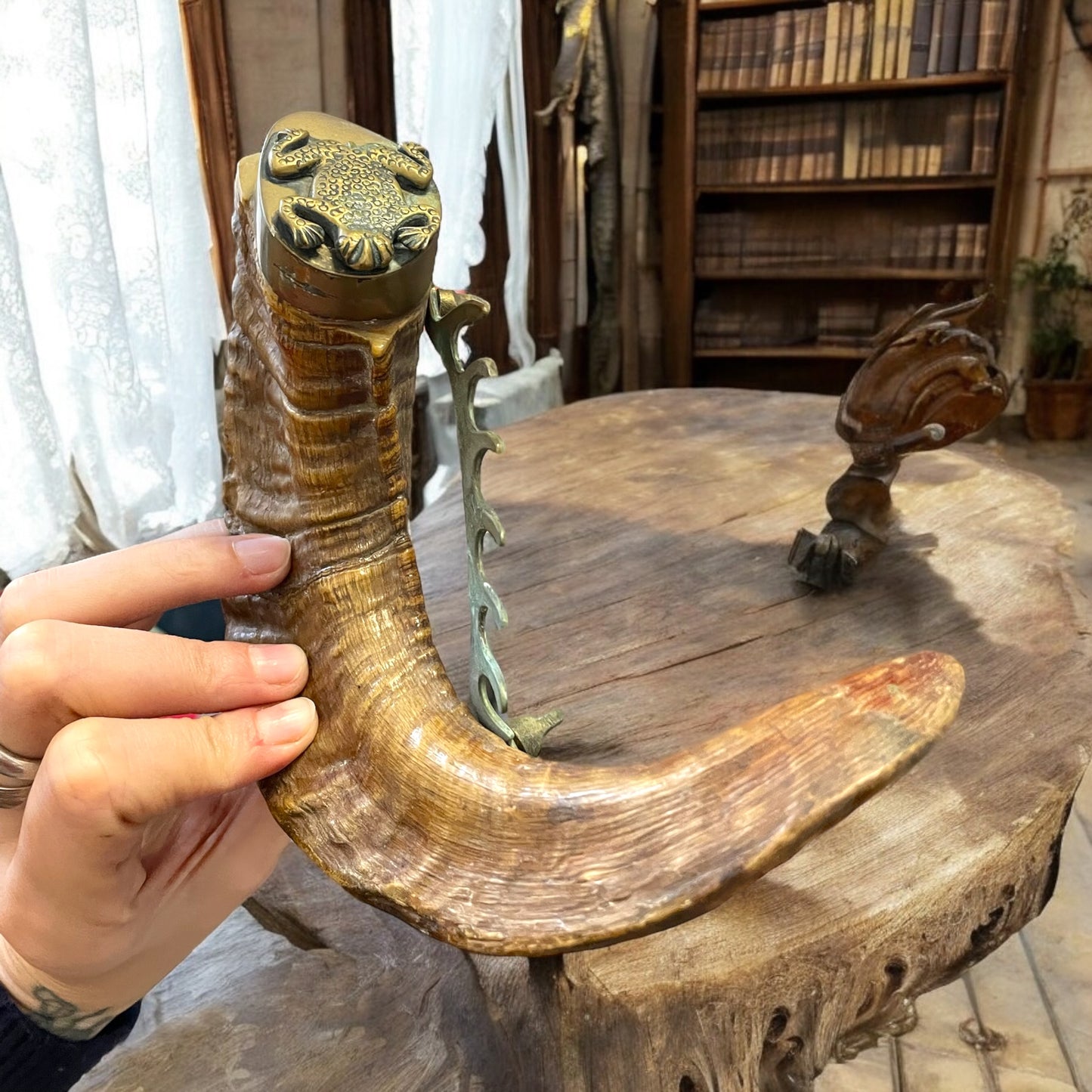 Corno antico di montone lavorato in ottone, primo ‘900