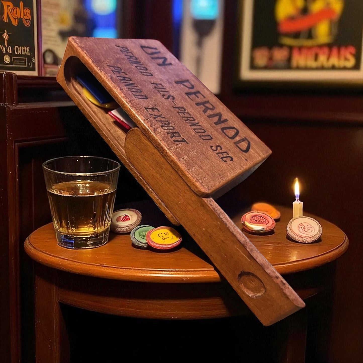 Scatola in legno originale Pernod, fine anni ‘40 completa di gettoni da gioco