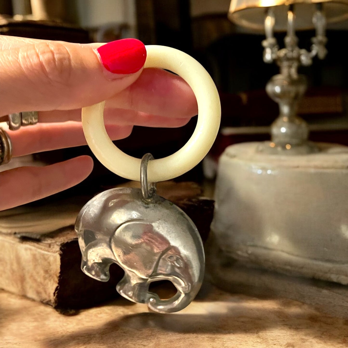 Sonaglio bebè anni ‘40 - ‘50 con anello da dentizione elefantino