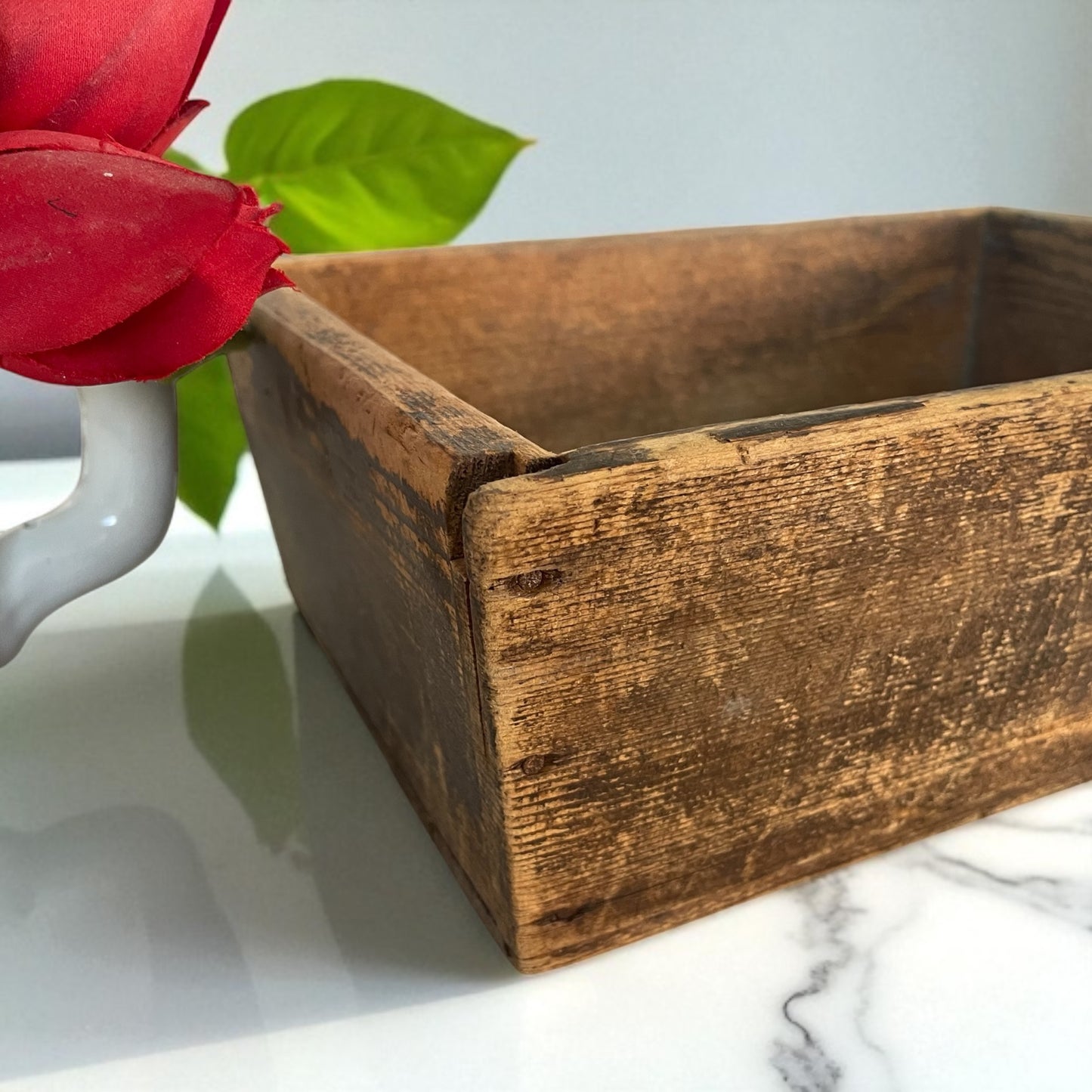 Antica cassetta recipiente in legno contadino, primo ‘900