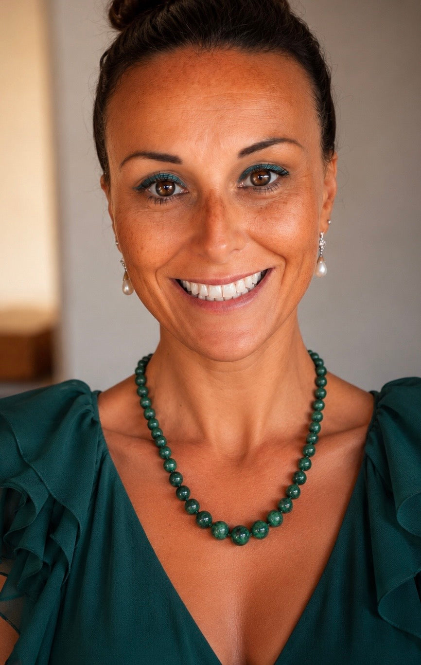 Collana collier in sfere di autentica malachite naturale degradé montate a mano con distanziatori in vetro, anni ‘50-‘60