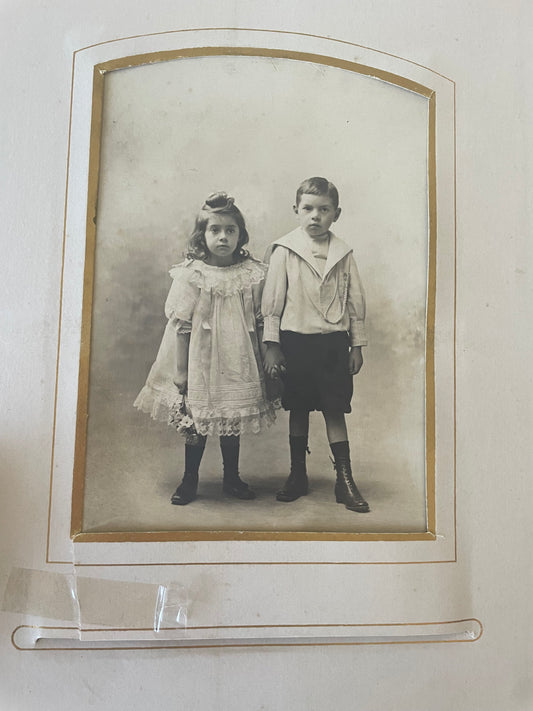 Antico album liberty di fotografie con 41 ritratti, anche militari