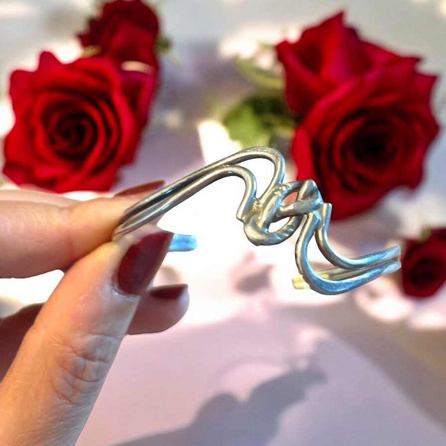 Bracciale rigido regolabile in argento francese, fine anni ‘60
