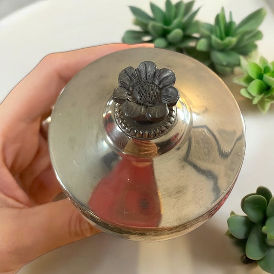 Delizioso porta bon bon in peltro e vetro inciso, anni ‘60