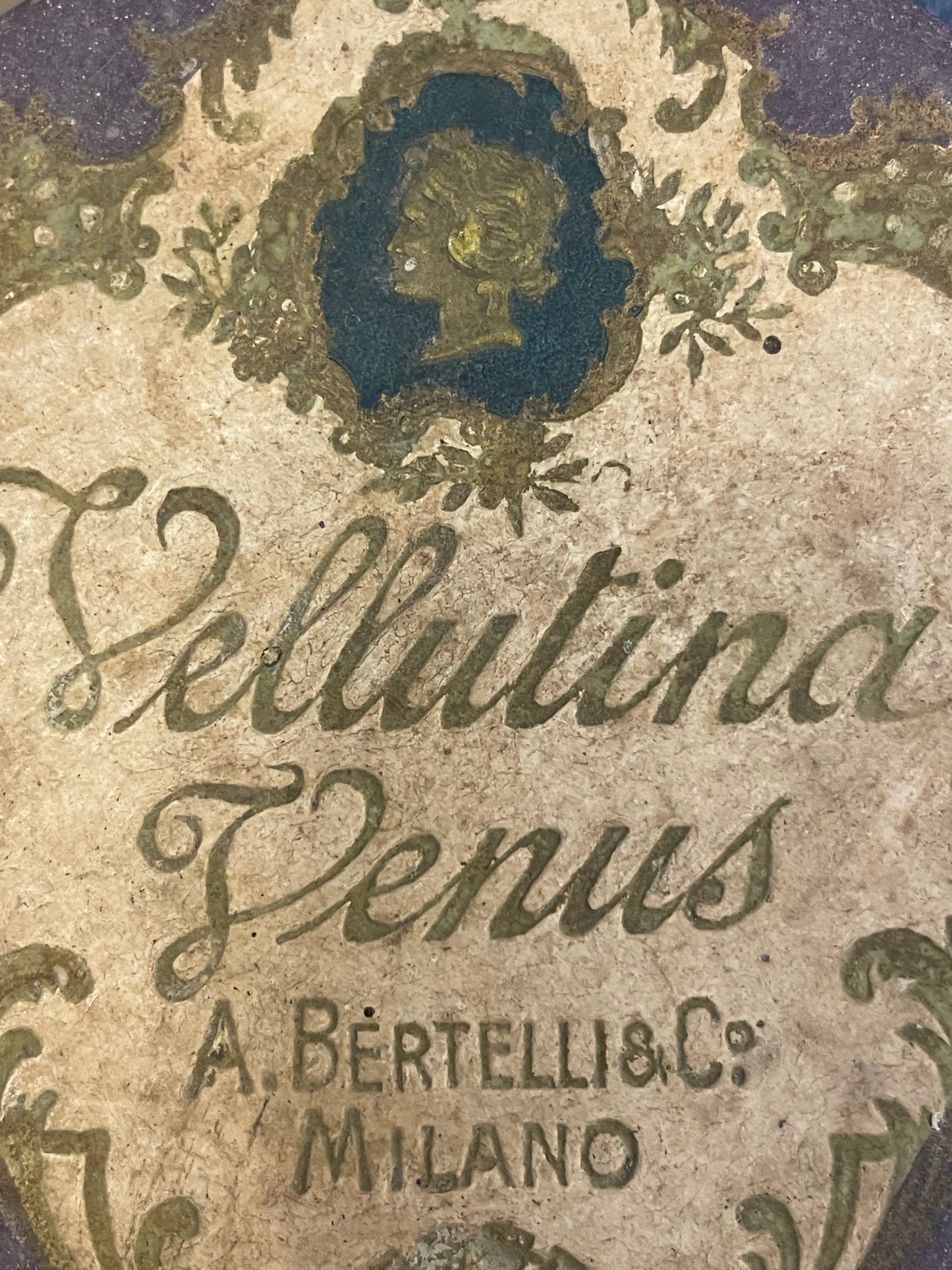 Scatola porta cipria liberty anni ‘20, Vellutina Bertelli